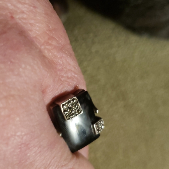 Hand Crafted Artisan Onyx Vintage Ring Set In Silver with Marcasite Accents - Picture 4 of 4